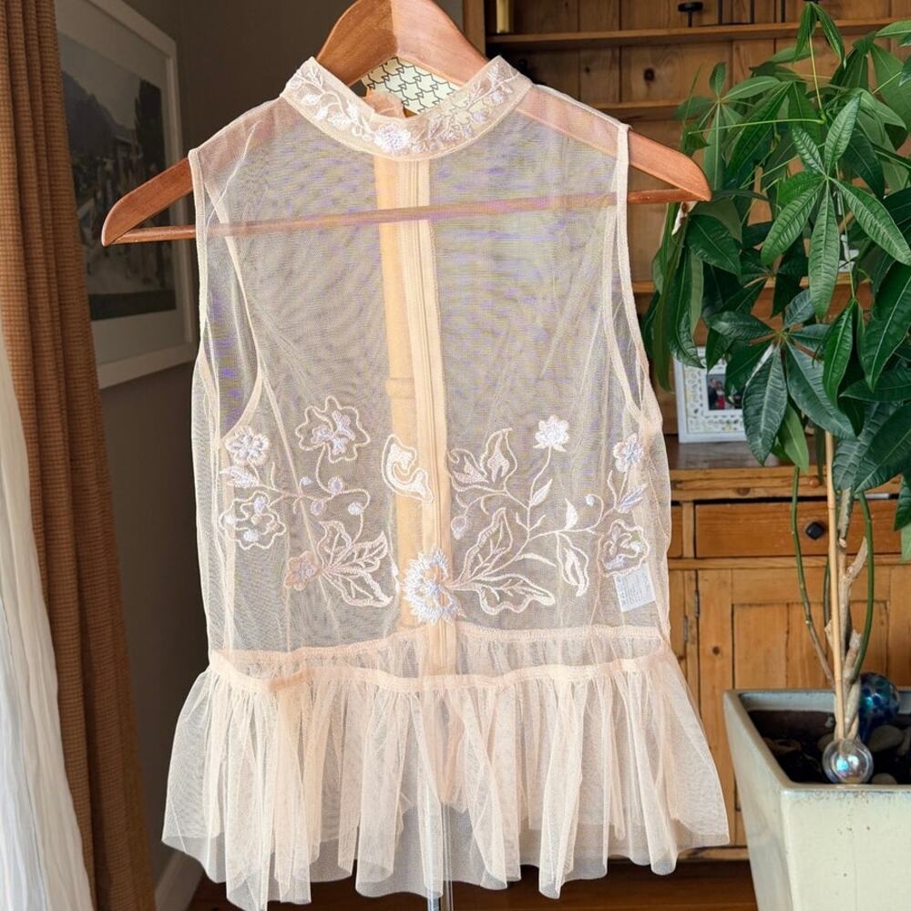 Korirl Embroidered Floral Sheer Mesh Peplum Overlay Nude Blush Top NWT Size S